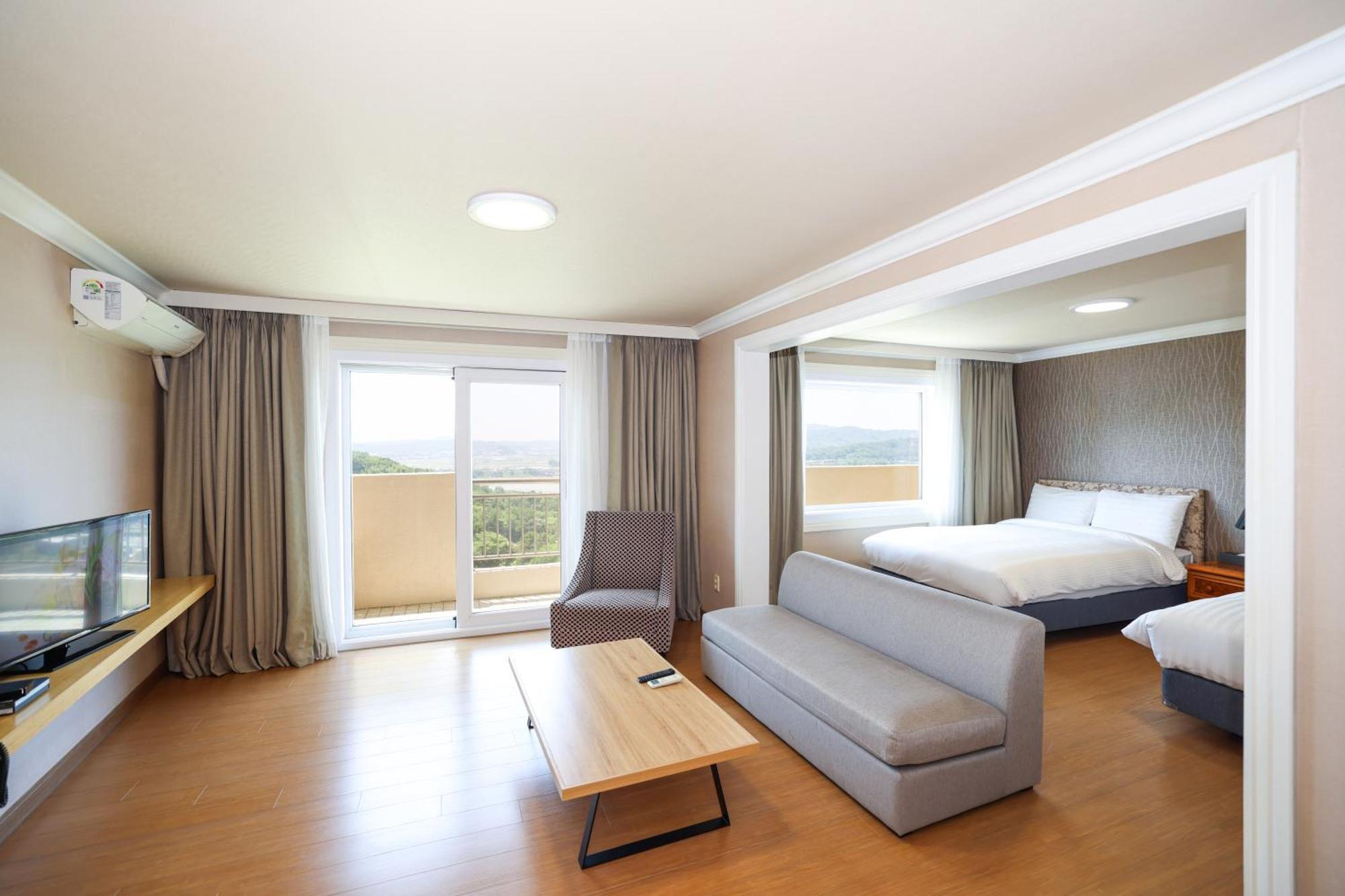 La Vie Dor Hotel And Resort, Trademark Collection By Wyndham Hwaseong Exterior photo
