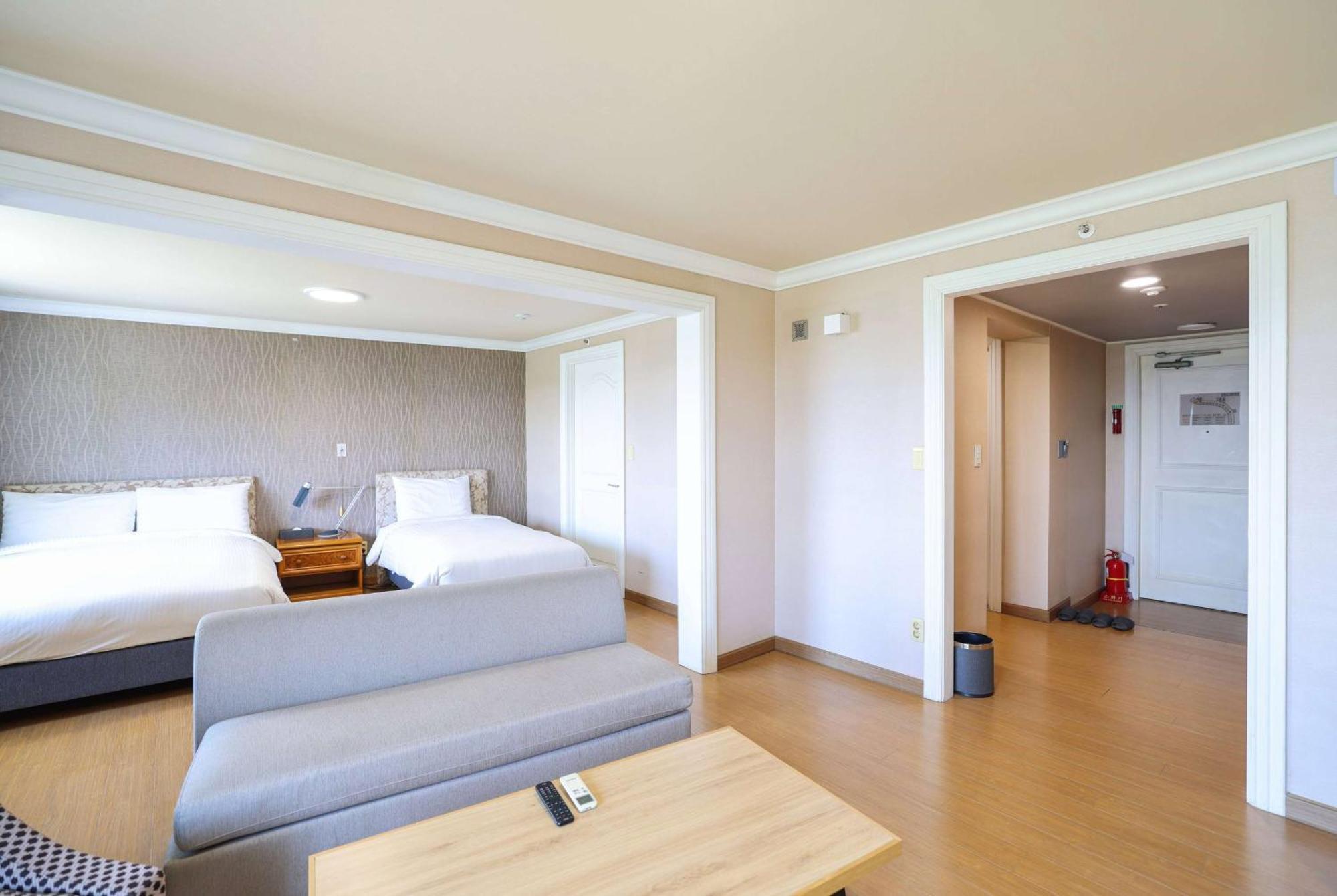La Vie Dor Hotel And Resort, Trademark Collection By Wyndham Hwaseong Exterior photo